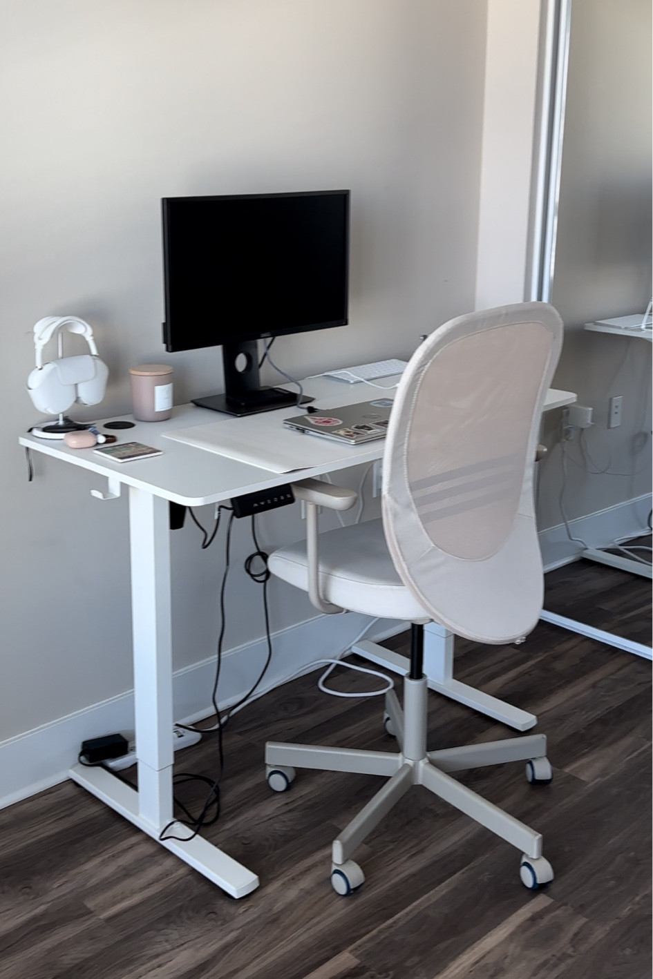 my desk accessories from amazon 🖥️⌨️🕯️🎧

#LTKHome