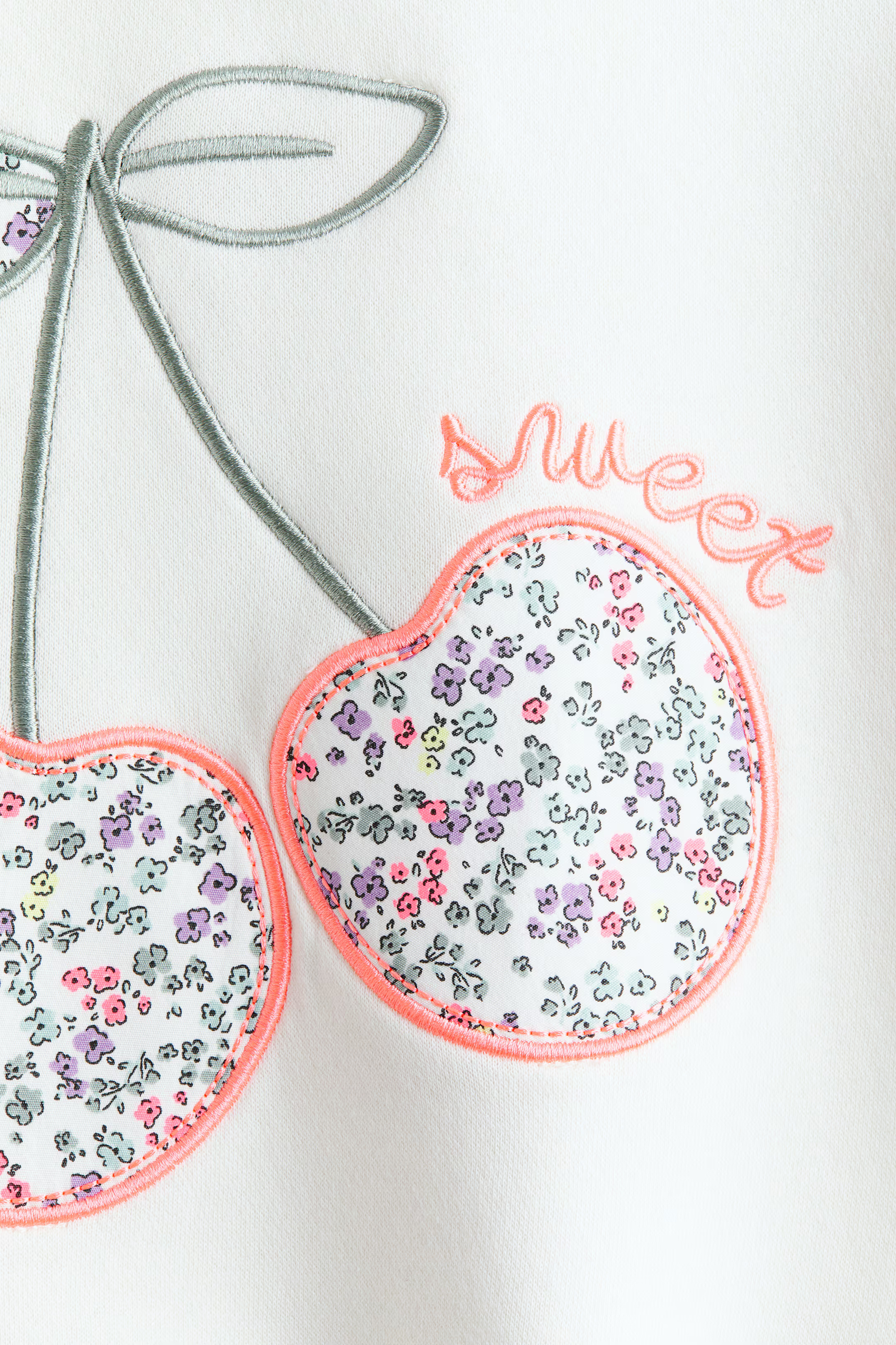 Sweatshirt with Motif | H&M (US + CA)