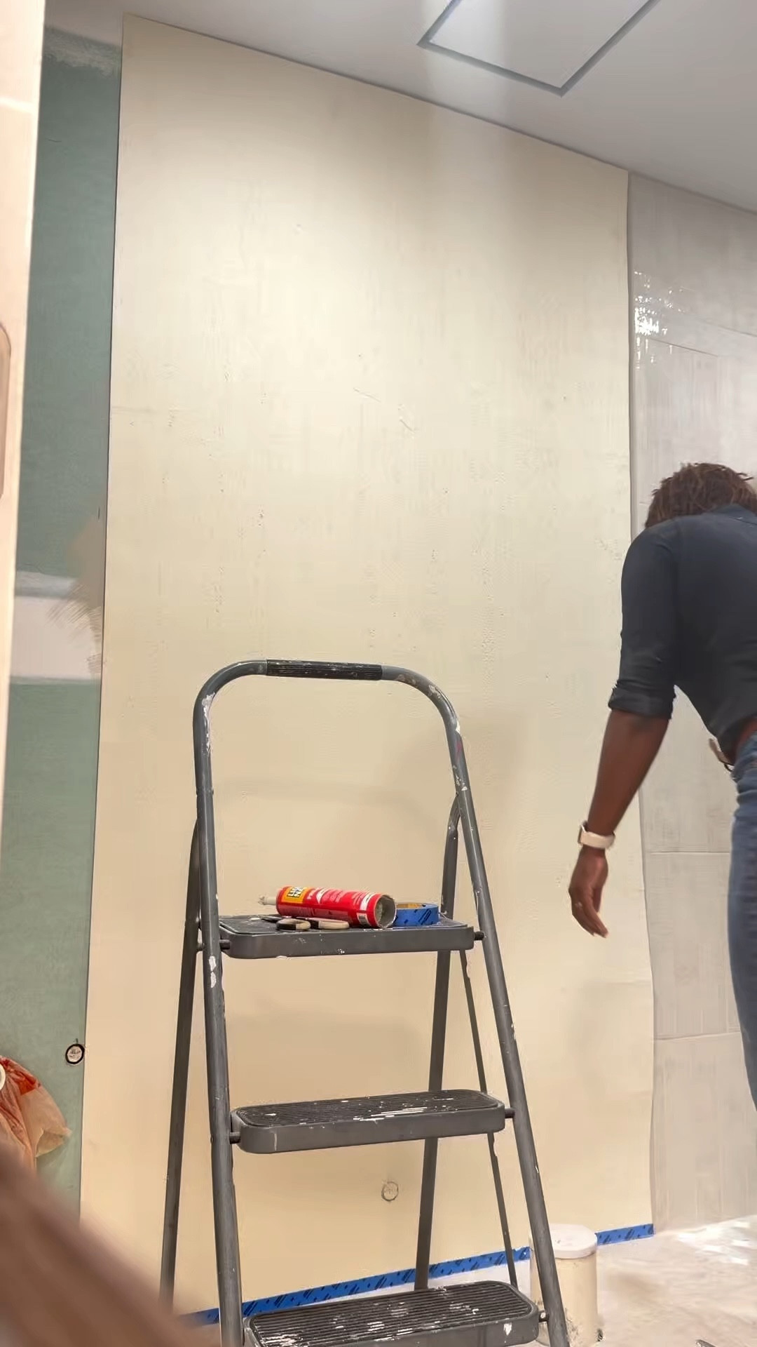 I’m Just a girl!! DIY fail 😅 ✨

Not everything goes as planned — this micro cement panel definitely tested me. Total fail at first, but with a little patience (and a lot of determination), we got it up 🙌🏾

Real talk:
• Prep matters more than you think
• Take your time with application
• And sometimes… you just figure it out as you go

Design isn’t always perfect — but the process is part of the beauty 🤍

#LTKHome #DIYProject #RealLifeDesign #InteriorDesignLife #HomeRenovation #KeepGoing #DesignJourney

#LTKHome