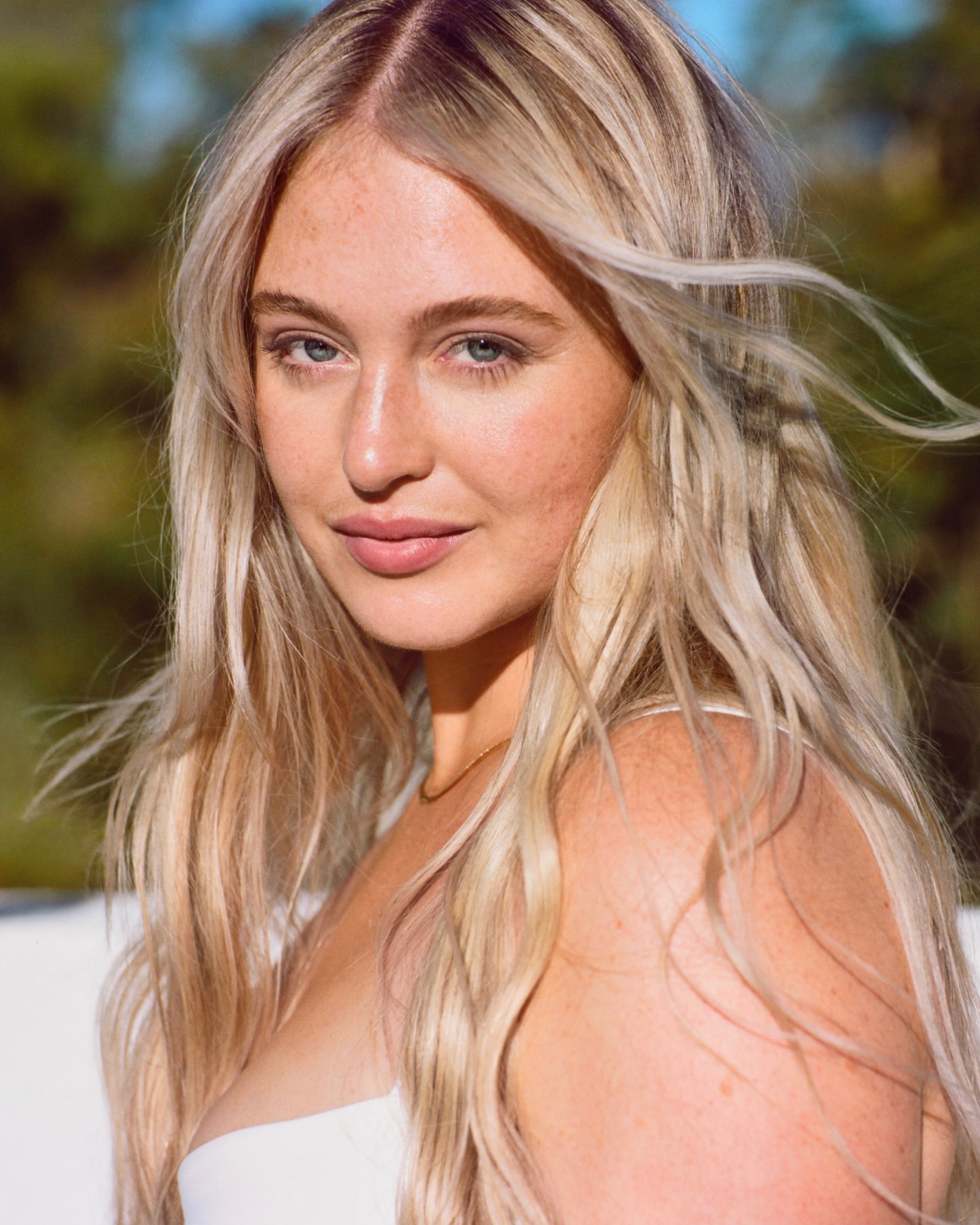 HAIRCARE IS FINALLY HERE ✨

I can’t believe I managed to keep this under wraps for so long but with a waitlist of over 20,000 of you this is going to be our biggest launch yet 🤯

That’s because our Haircare (just like our Body-care) is skincare inspired, comes in our sustainable Aluminium bottles with pumps and is $12 because we want everybody to enjoy their daily moments of self-care even if it’s your 5 minutes of peace in the shower ☁️

Formulated with exotic botanicals, skin-loving nutrients, and advanced ingredients, Saltair hair nourishes from root to tip. Made for all hair types. Every body is welcome here 🫶🏼

MOISTURE BOUND
SMELLS LIKE: SANTAL BLOOM 🌺
Our Moisture Bound shampoo and conditioner are formulated with a replenishing blend of monoi, squalane and hydrolyzed rice protein infuse hair with essential moisture while taming frizz and adding shine.
They match aesthetically with our bestselling Santal Bloom Serum Body Wash, lotion and skincare deodorant 

RECOVER & RESTORE
SMELLS LIKE: PACIFIC PEAR 🍐 
Our Recover and Restore shampoo and conditioner are formulated with a bond multiplier complex helps repair and strengthen while algae extracts nourish, improve manageability and add shine. This is a brand new fragrance that I know you’ll love it’s giving fresh clean girl vibes

I’m in awe of your support and love for Saltair and can’t believe it hasn’t even been a year since launch but we have soooo much in store for you the rest of this year and beyond 💕


#LTKbeauty #LTKunder50 #LTKHoliday