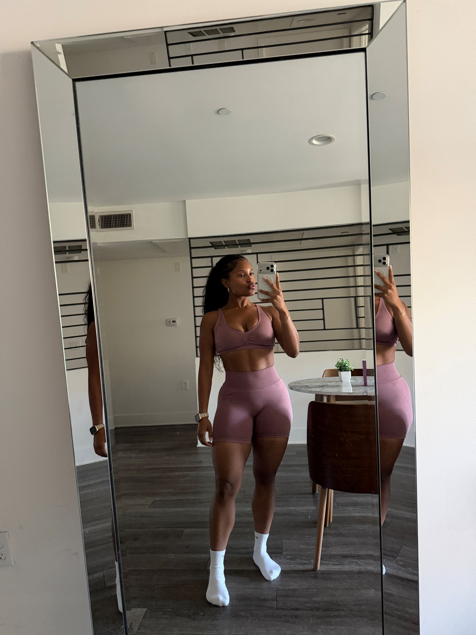 Size small! I feel so cute in this :)

#LTKActive #LTKfitnessgoals #LTKPetite