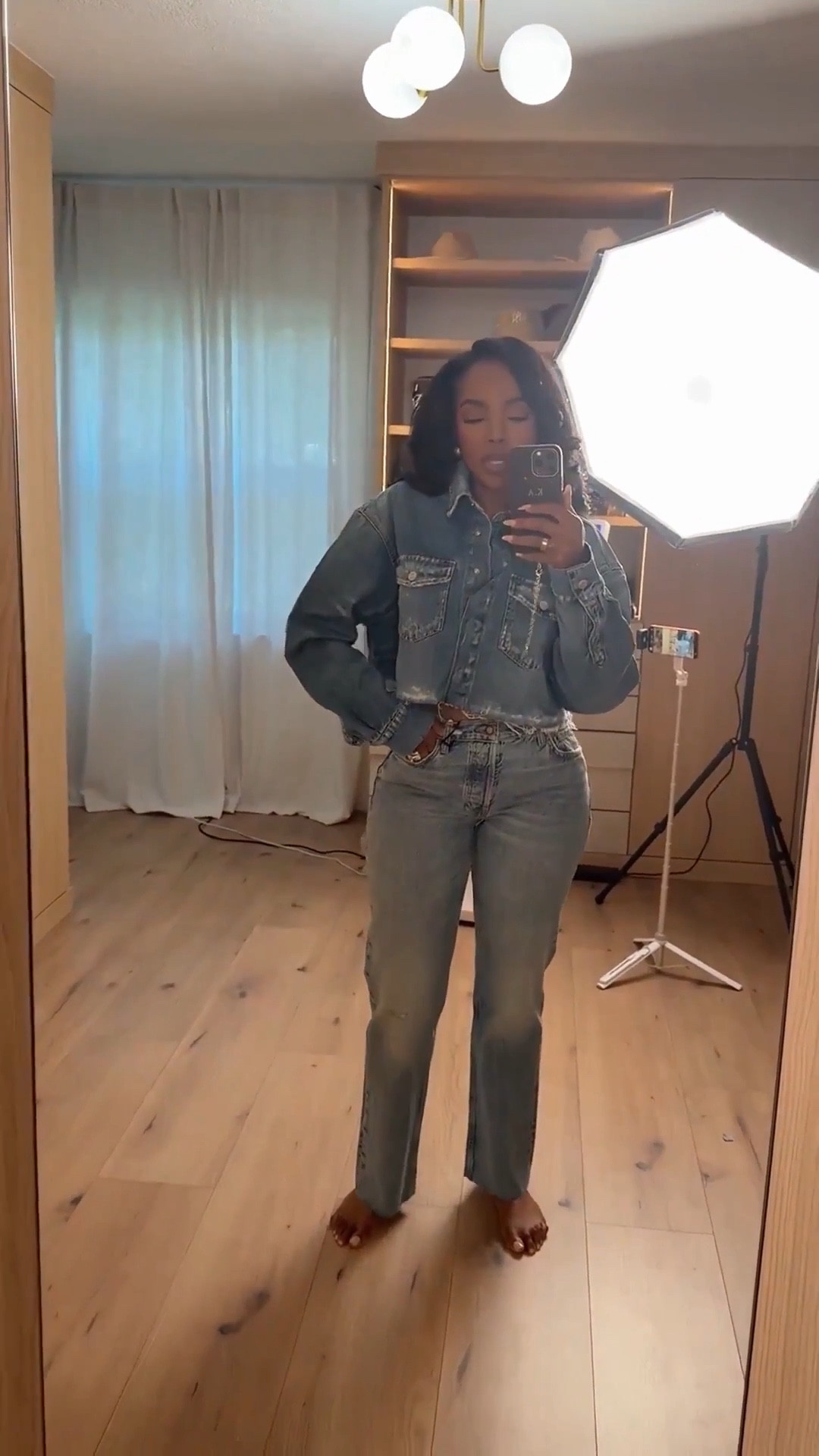 Scroll to shop!
A cool girl denim-on-denim look perfect for weekend brunch.

#LTKdayinmylife #LTKPetite #LTKootd