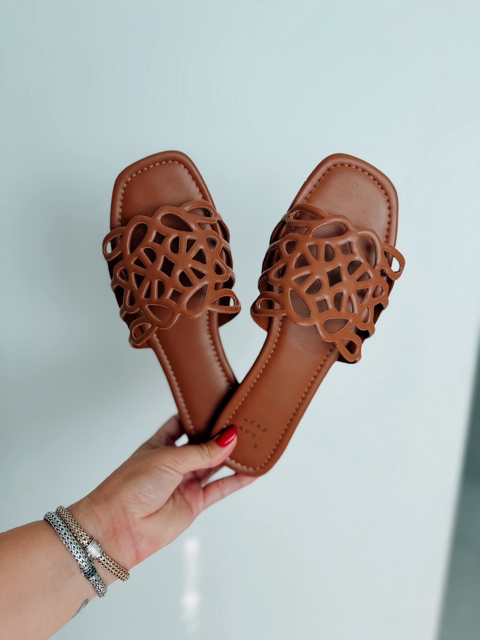 Shoes trending #shoes

#LTKmomlife #LTKootd #LTKgrwm