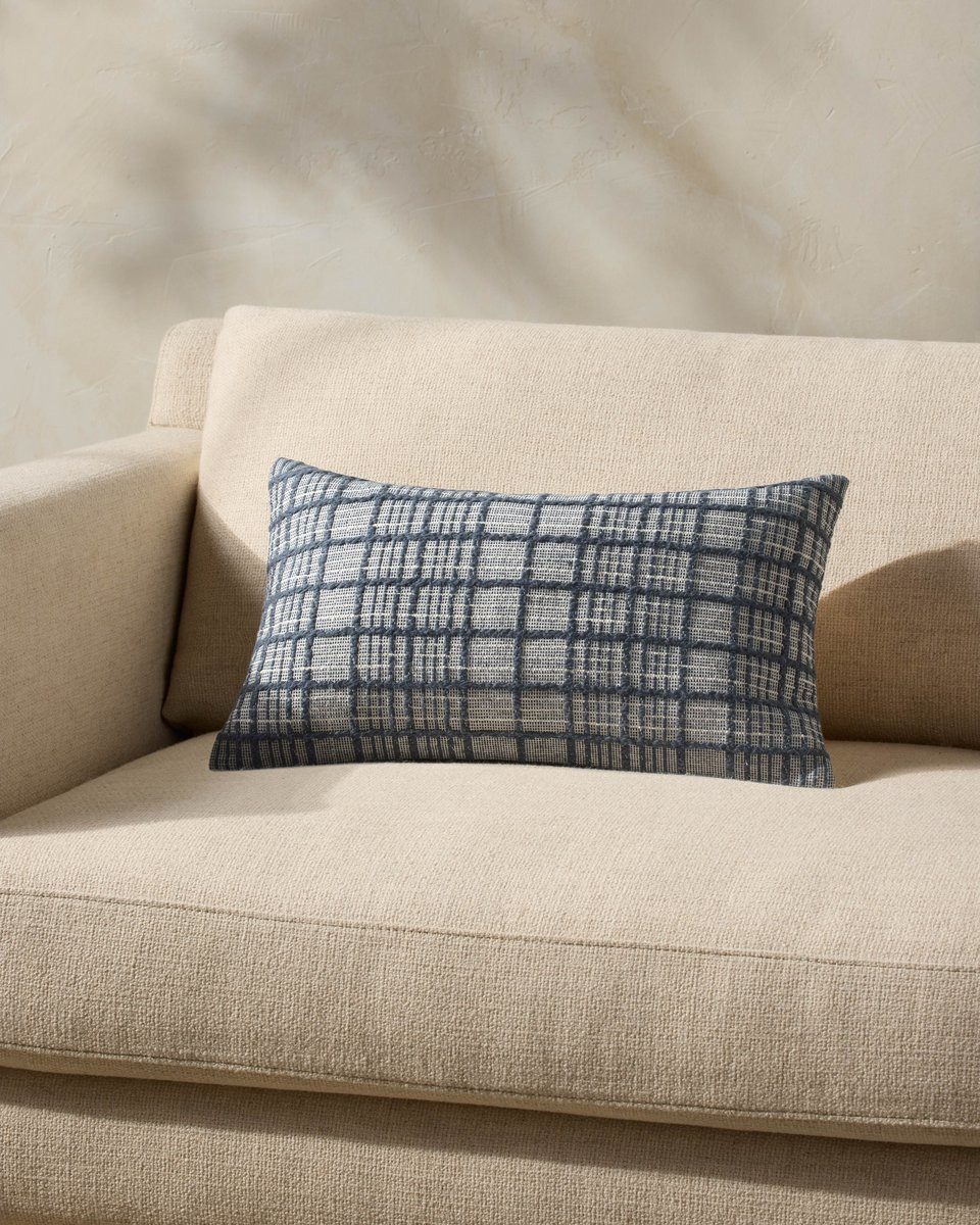 PMH-0064 Pillow | Rugs Direct