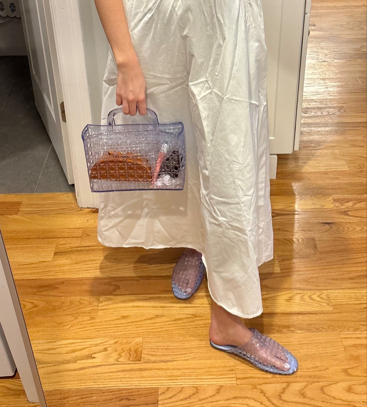 Cutest jelly shoes and matching bag from old navy . So cute and comes in tons of colors . @oldnavy. 

#LTKTravel #LTKBeauty #LTKSaleAlert