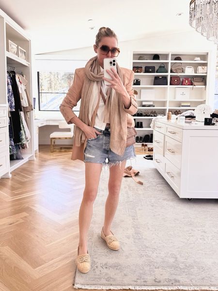 Travel outfit try-on - casual outfit for sightseeing 

#LTKtravel #LTKSeasonal
