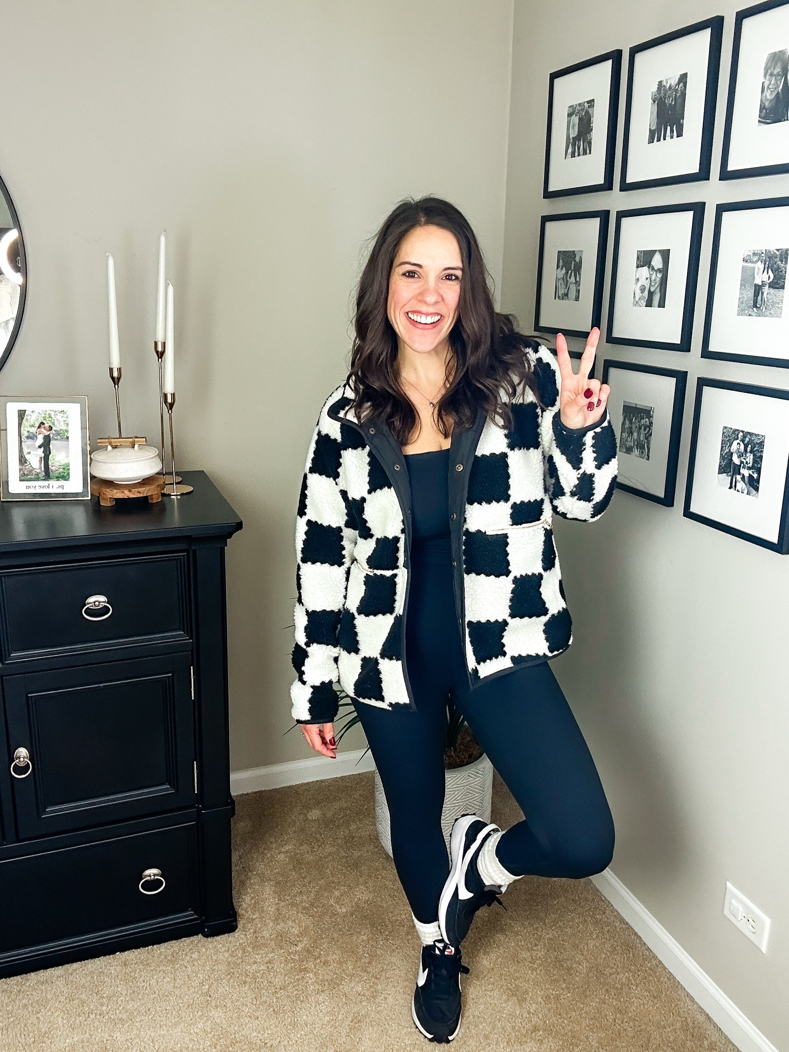 Travel outfit, workout outfit, sports bra, black leggings, mom outfit, casual outfit, school pick up, casual and comfy winter outfit



#LTKFitness #LTKStyleTip #LTKTravel