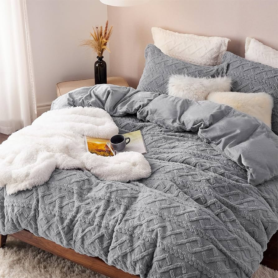 Bedsure Fluffy Comforter Cover Set - Faux Fur Duvet Cover Queen Size, Grey Plush Quilt Cover, 3 P... | Amazon (US)