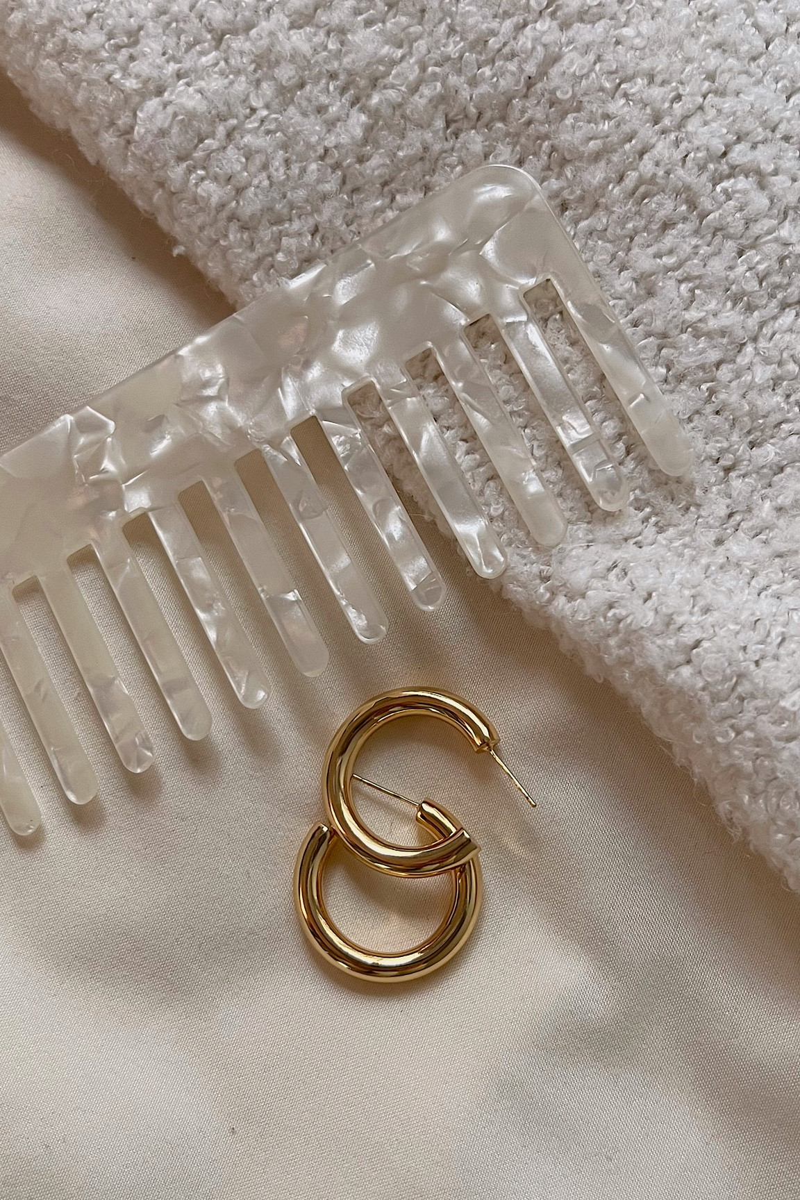 $15 GOLD HOOPS
- weightless
- gorg
- affordable

#LTKstyletip #LTKunder50 #LTKFind
