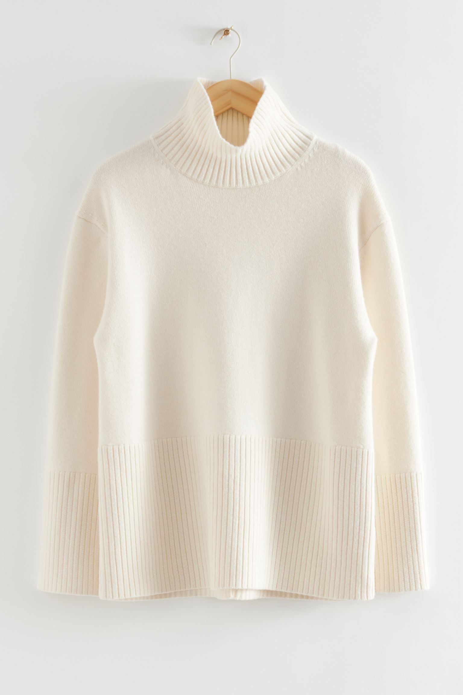 Oversized Wool Knit Turtleneck& Other Stories | H&M (UK, MY, IN, SG, PH, TW, HK)