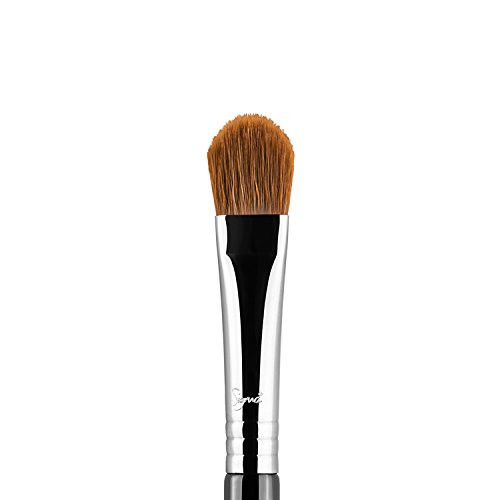 Sigma Beauty E60 Large Shader Eyeshadow Brush - Professional Makeup Brush for Cream Shadow Bases,... | Amazon (US)