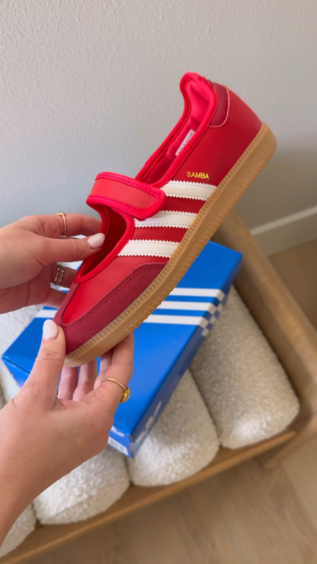 The shoes of summer🤭 adidas samba janes in red🍓❤️

Adidas, summer shoes, adidas samba, Mary Jane, samba janes, red sneakers