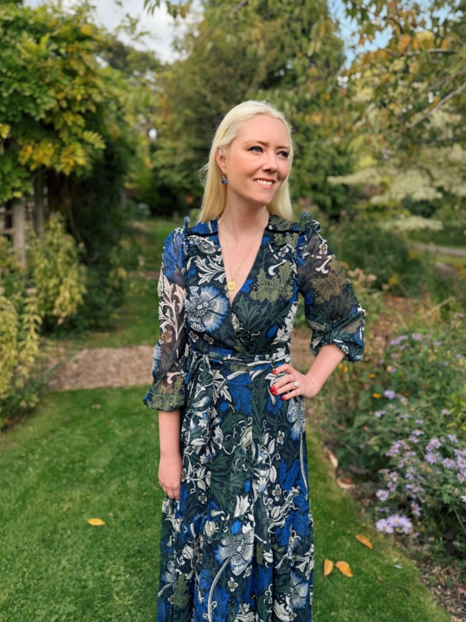 Oh I do love a William Morris print! So excited by the new William Morris Society x Hope & Ivy London collection and dare say I will succumb to a few pieces! This is the romantic Crysanthemum Wrap Dress with green and cobalt on a navy background. It’s floaty dress heaven. I partnered with some cobalt stone and gold earrings and my True North Gold and Diamond Necklace by Dower and Hall 🌿💙🌿

#LTKwinter #LTKdatenight #LTKeurope

#LTKuk #LTKdresses #LTKautumn