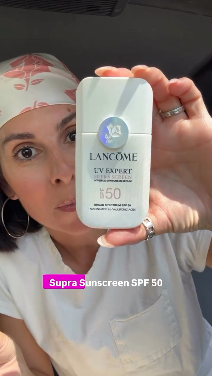 how I reapply sunscreen over my makeup without ruining it ✨

this has been a game-changer — liquid sunscreen gives better coverage and actually absorbs into your skin. I’m 40 and protecting this face is non-negotiable 🙃☀️

available at @ultabeauty

•
•
•
#LancomeSkincare #GiftedbyLancome #SupraScreen #skincareover40 #sunscreentips SPF50 skincareroutine beautyroutine over40beauty glowyskin sunprotection