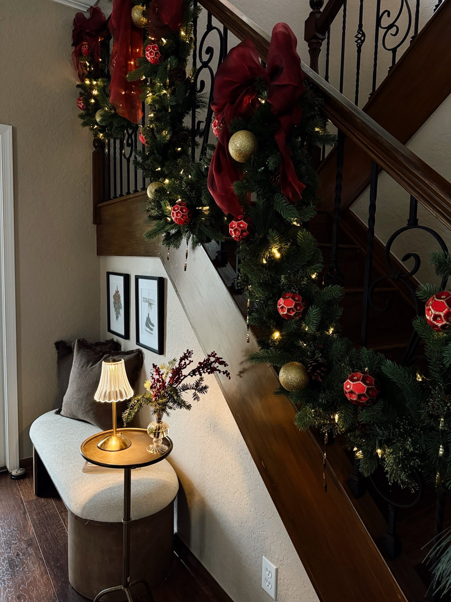 Classic Christmas Garland 

#LTKHome #LTKSeasonal #LTKHoliday