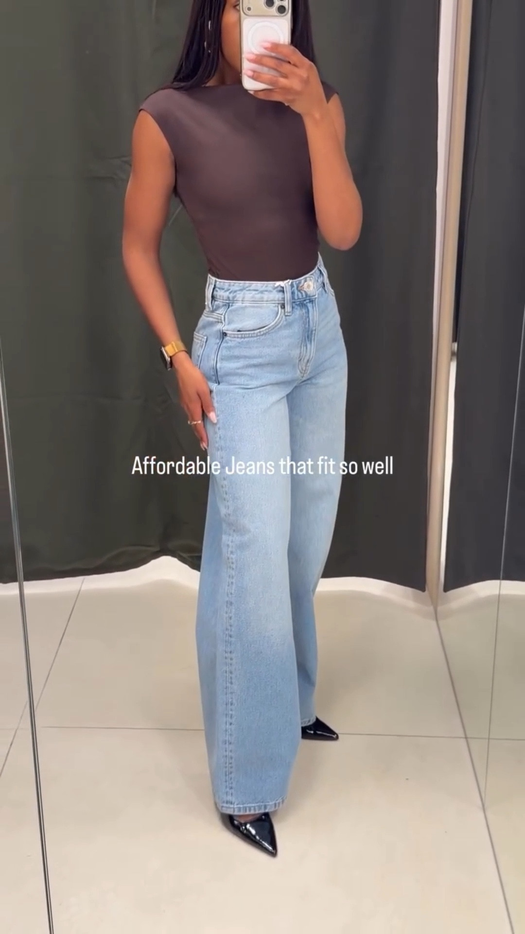 These @pullandbear wide leg Jeans  are perfect 👖Color Sky Bluee
 Wearing EUR 34 |160cm Tall

light wash denim, everyday outfit, spring outfit with jeans,wide leg jeans,spring outfit,pull and bear jeans,

#LTKPetite #LTKootd #LTKU
