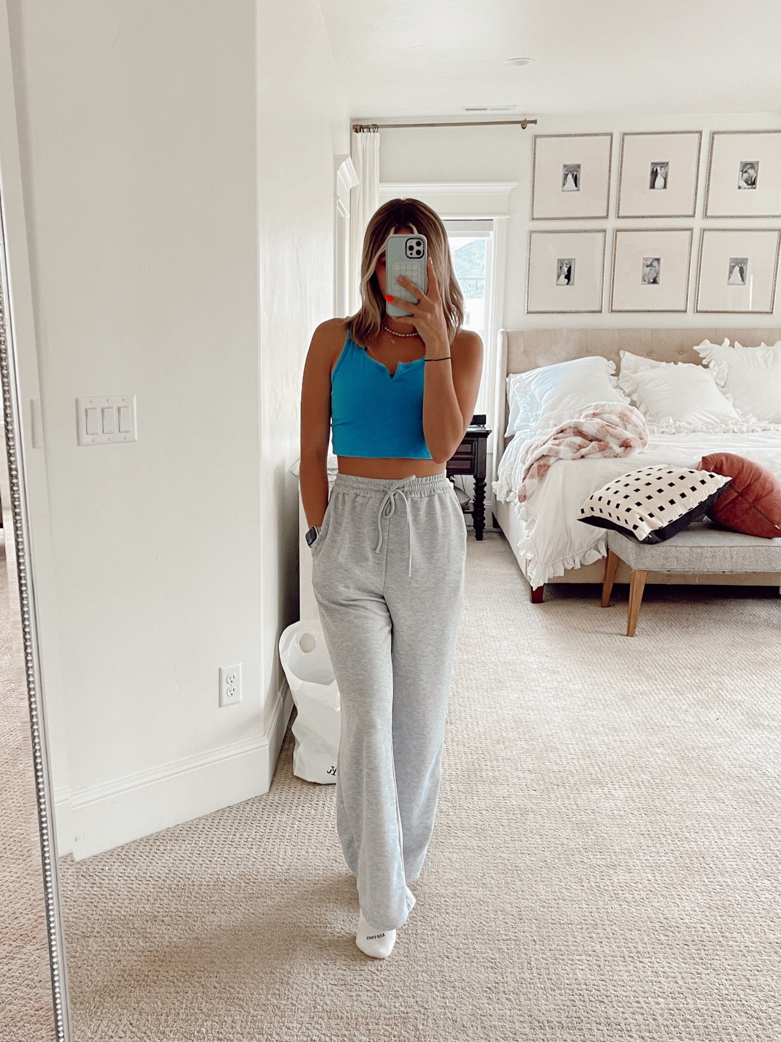 Cute and comfy lounge outfit 