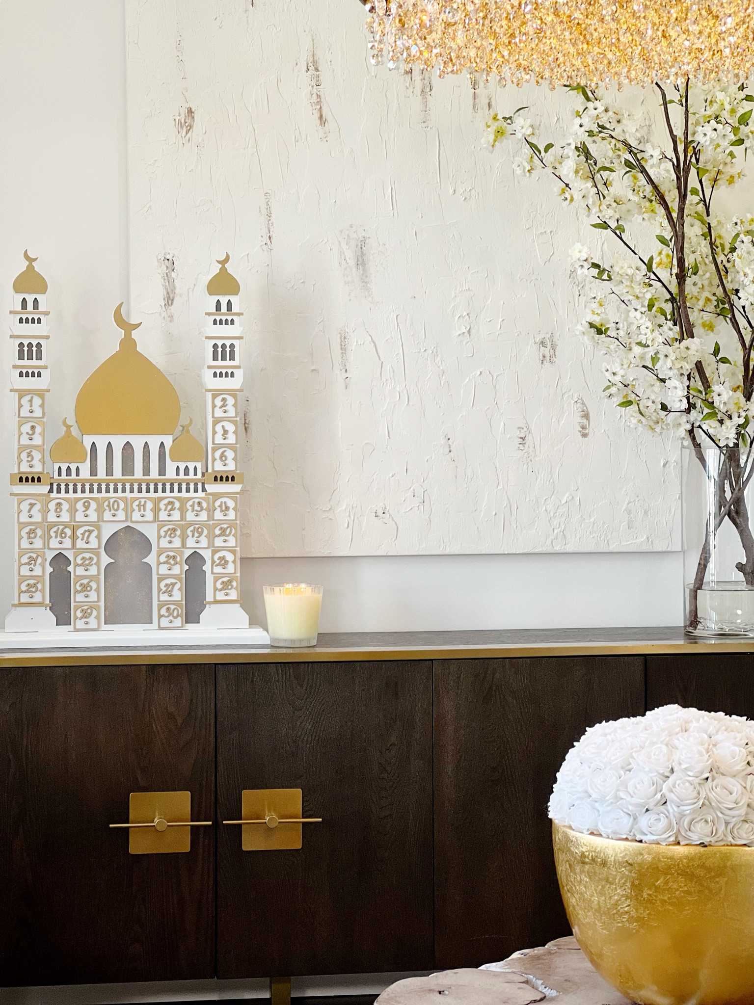 Shop my beautiful white and gold Ramadan calendar that lights up from Days of Eid. 

Ramadan decor 
Eid Decor Ramadan calendar 

#LTKSeasonal #LTKHome