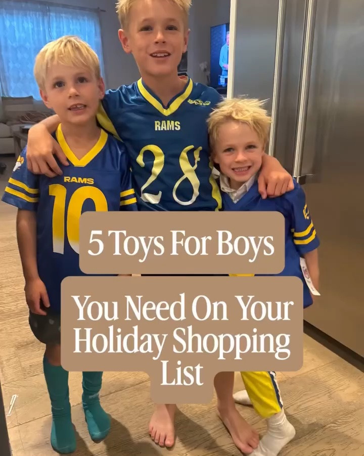 First time I’m sharing these awesome newly discovered toys my four boys love! Stick around every Friday, I’m sharing the best new toy finds for boys.
.
Comment LIST and I’ll DM you this awesome list of toys. You can add to your holiday shopping list for your kids.
.
#toysforboys #giftideasforkids #boymom #besttoys #giftsforboys 
@zuru.toys @tappiplay @fatbraintoys @briarpatch_usa