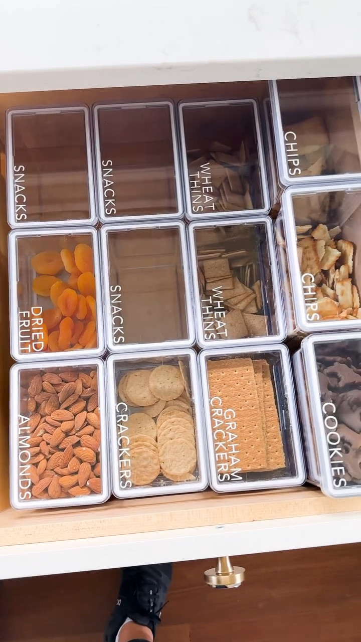 say hello to this dreamy snack drawer 🥨🍿🥜🍪
.
.
.
.
.
#organizewithmarie #fairfieldcountyct #connecticutlife #organizingtips #connecticutliving #connecticutgram #ctsmallbusiness #203local #organizedhome #fairfieldcounty #fairfieldcountymoms #greenwichct #hometips #professionalorganizer #getorganized #organizinghacks #homeorganizer #homeorganizing #womeninbusiness #smallbusiness #smallbusinessowners #snackdrawer #kitchenorganization #pantryorganization
