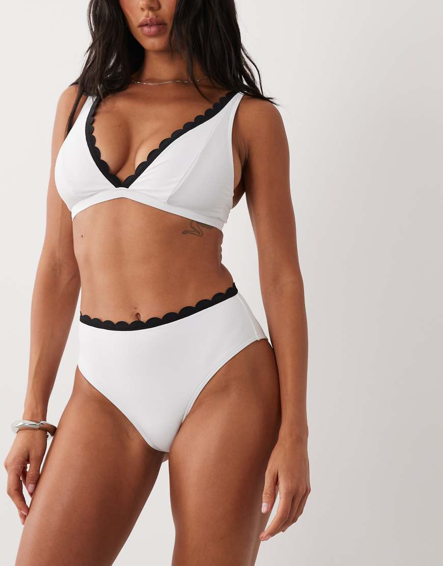 Peek & Beau – Bikinihose in Weiß mit hohem Bund und kontrastierendem Muschelsaum | ASOS (Global)