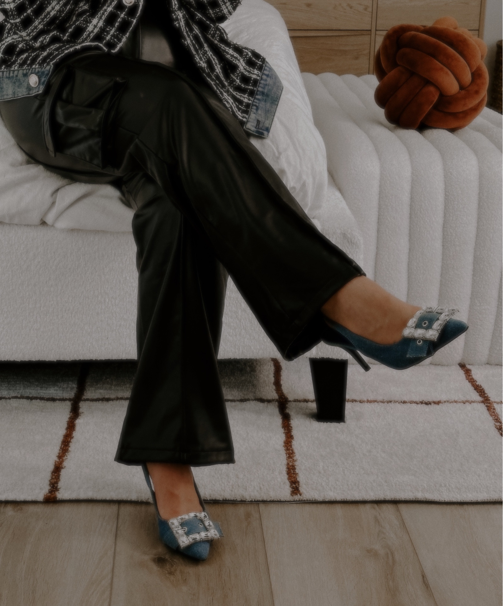 denim kitten heels // #denimheels #kittenheels #shopimpressions

#LTKfindsunder100 #LTKshoecrush