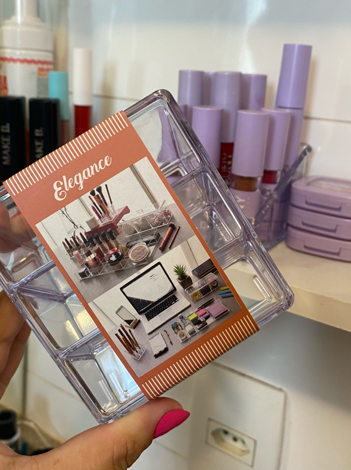 Chega de batom caindo pra todo lado, com o organizador em acrílico, você visualiza toda sua coleção, e pode colocar onde quiser e manter tudo arrumado! 

#LTKbrasil #LTKhome #LTKbeauty