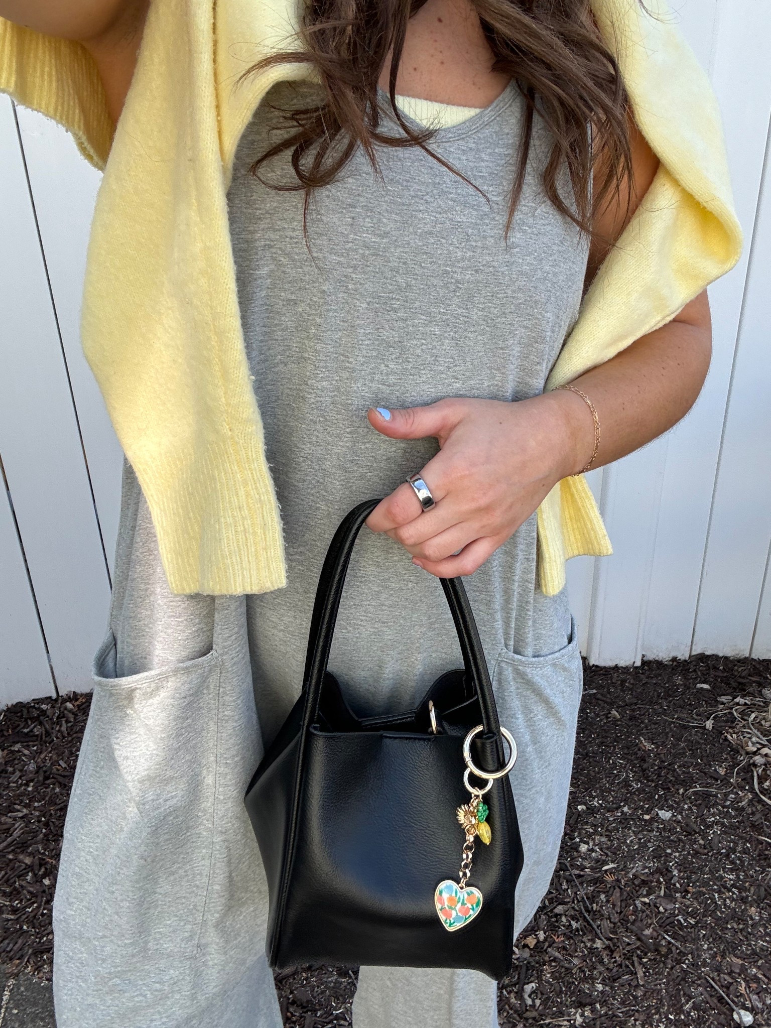 todays outfit 🌞 mediums in everything! 