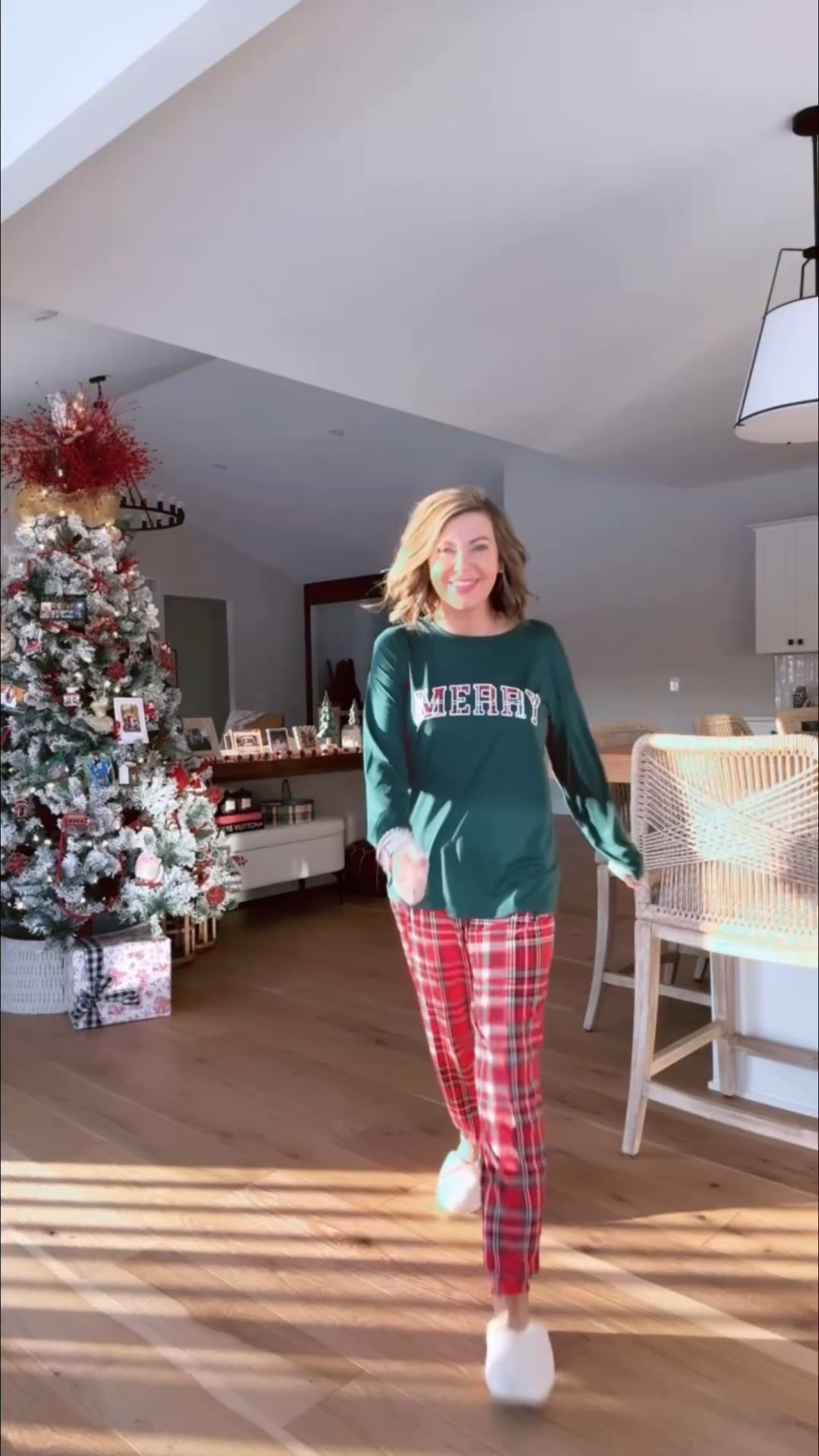 Arrives in plenty of time! This $13 soft holiday PJ set with pockets! 🎁