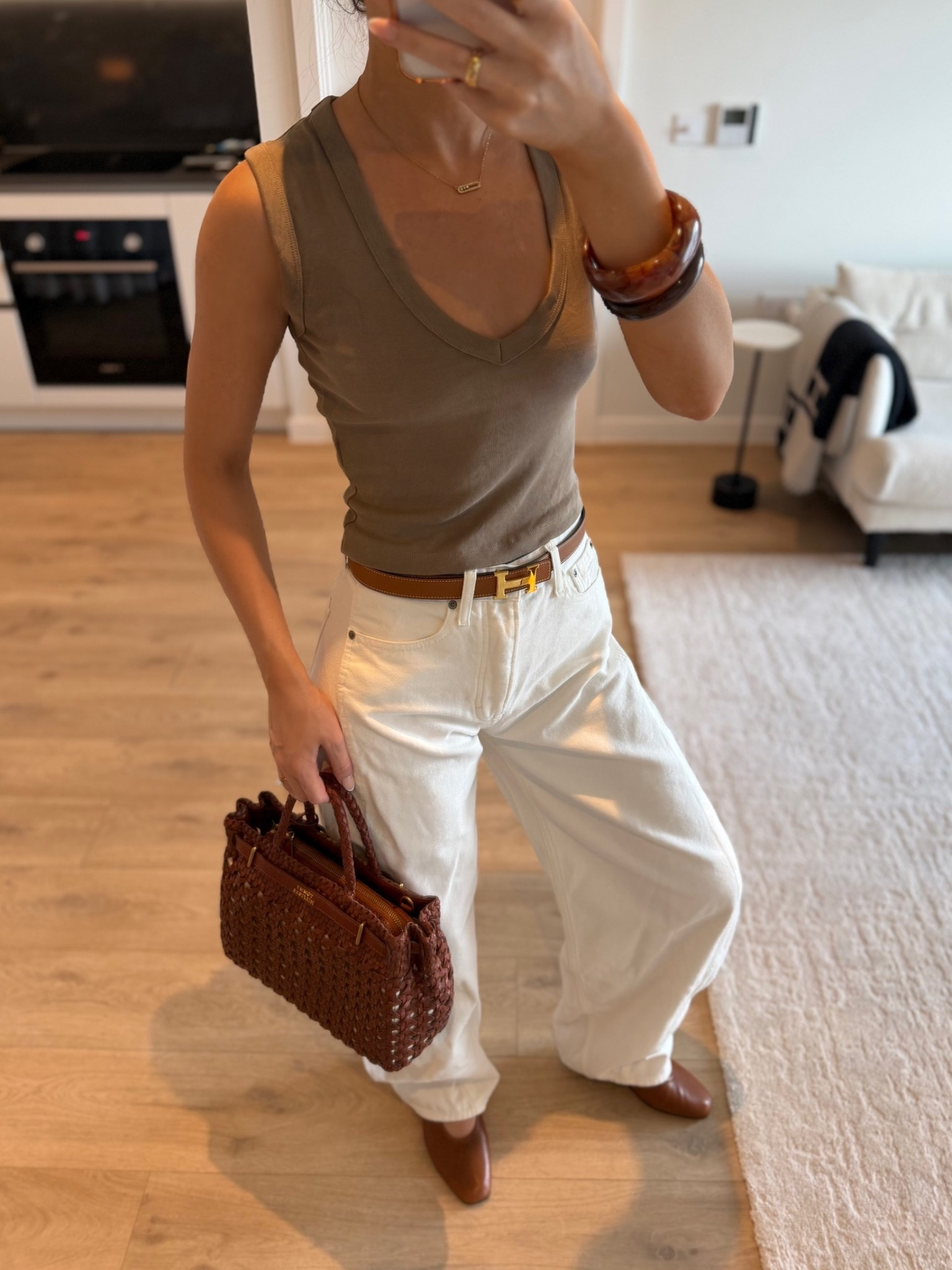 Recent casual fit! Tan, khaki and white 🤌🏼
Ad/aff

#LTKjeans #LTKstyletip #LTKbag