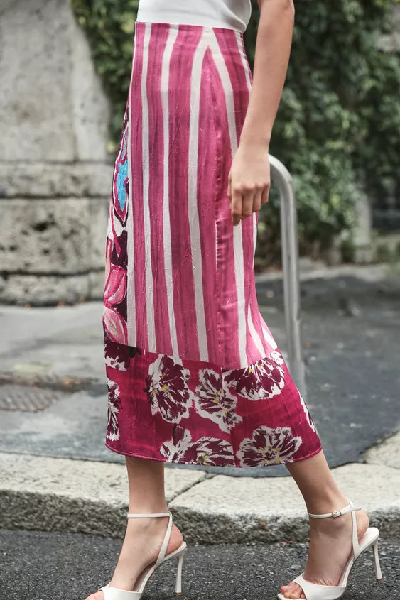 High-waisted straight midi skirt. Back slit at hem. Back hidden in-seam zip closure. | Zara US