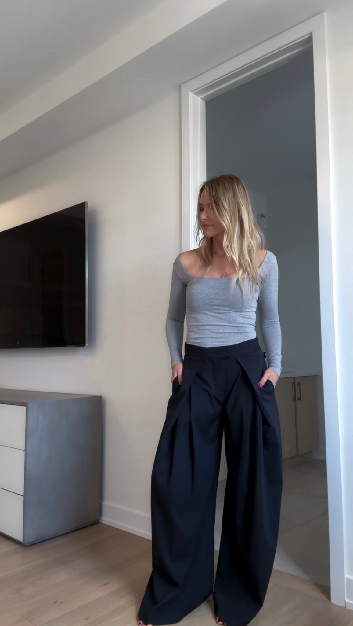 The best square neck top (sz M/L)
Wide leg pinstripe pants are Zara 


#LTKTall #LTKWorkwear #LTKFindsUnder50