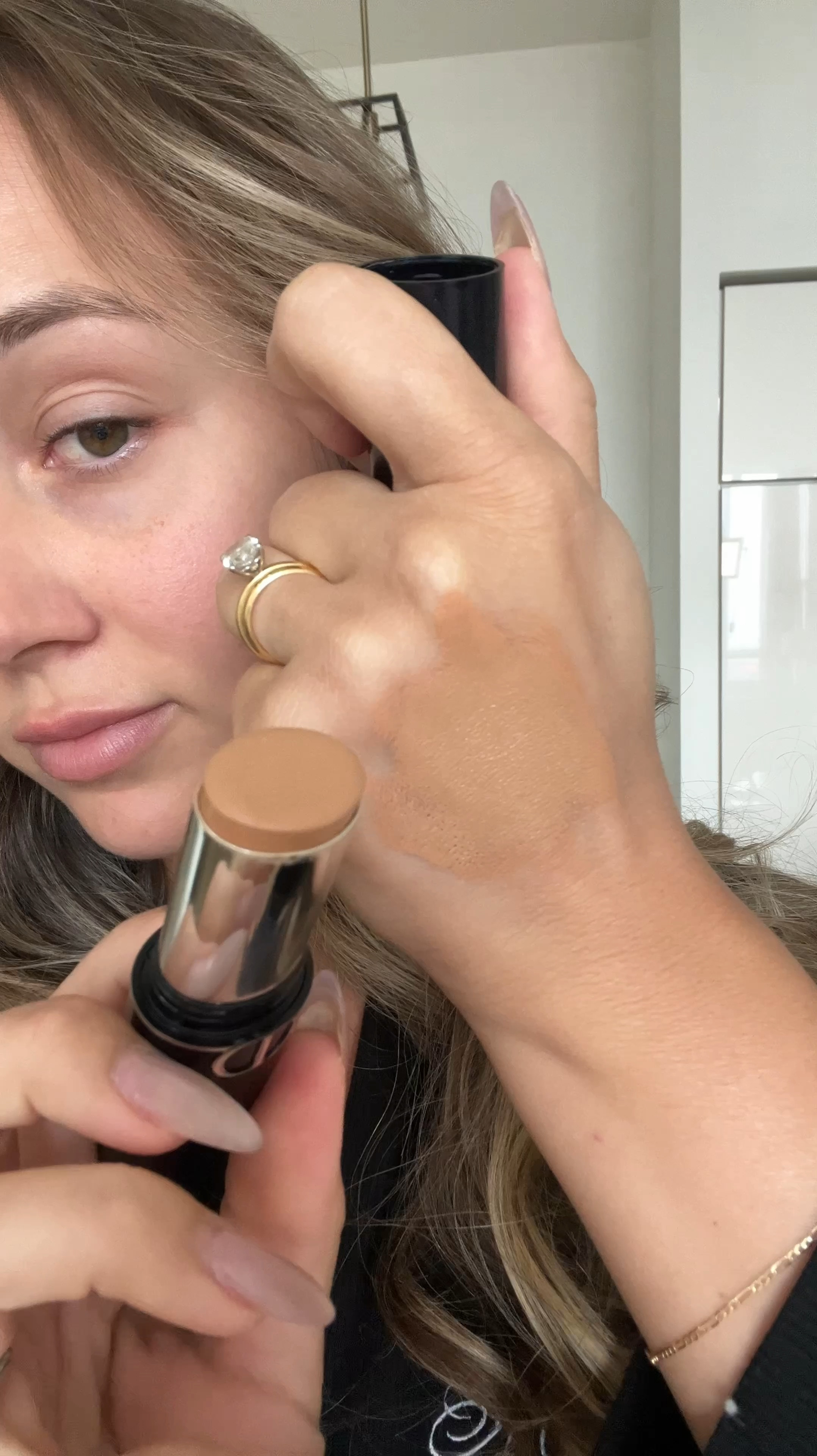 This is the most stunning foundation combo I’ve ever seen 😩 @Diorbeauty @L’Oréal Paris

Dior Forever Stick Foundation shade 4N
L’Oréal Paris Lumi Glotion shade 903
























Dior beauty, makeup recommendations, makeup tutorials, first impression, stick foundation, L’Oréal Paris, foundation tutorial, coverage foundation, glowy skin, glowy foundation, 

#LTKstyletip #LTKbeauty