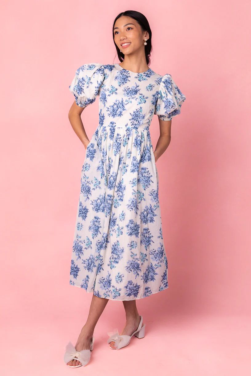 Odette Dress in Blue Floral | Ivy City Co