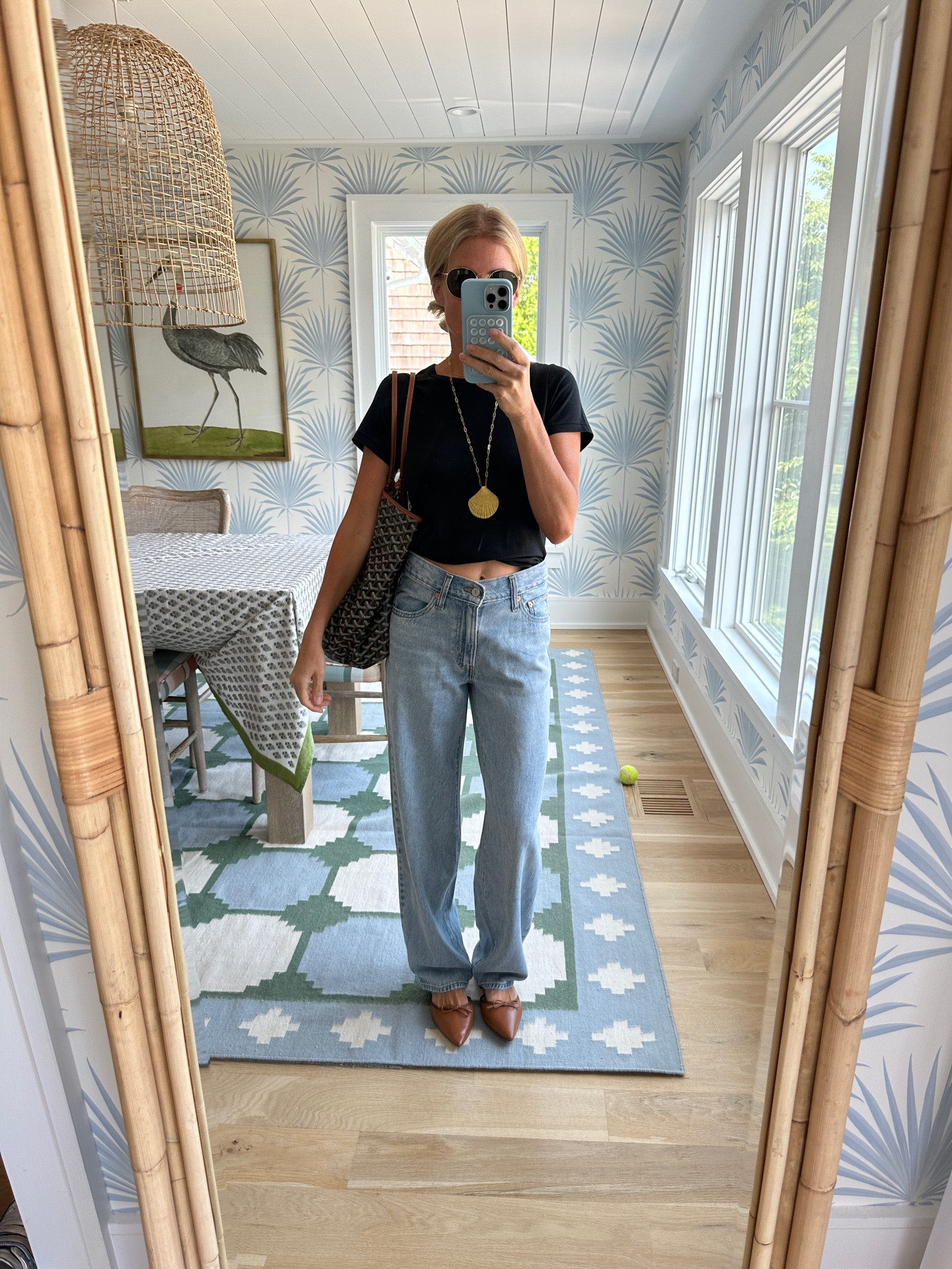 Wearing the 501 mid thigh women’s shorts in the color blue beauty & Baggy Dad Performance Cool Women’s Jeans - size 25 - TTS @levis #LevisLTKPartner #Levis @shop.ltk #liketkit liketkit.it/xx 