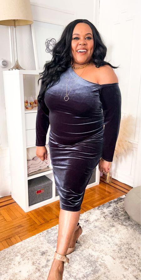 Off-the-shoulder velvet dress in gunmetal is perfect as a wedding guest dress. Universal Standard on sizes 00-40. I'm wearing a Small (16) 
Evening dresses, plus-size dress, mid-size dress, dresses with stretch 

#LTKFind #LTKcurves #LTKwedding