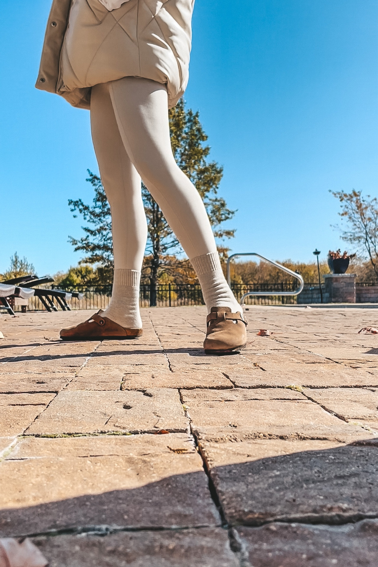 Oversized puffer vest
Nude leggings
Cozy boot socks and clogs
Sherpa belt bag

#LTKsalealert #LTKSeasonal #LTKshoecrush