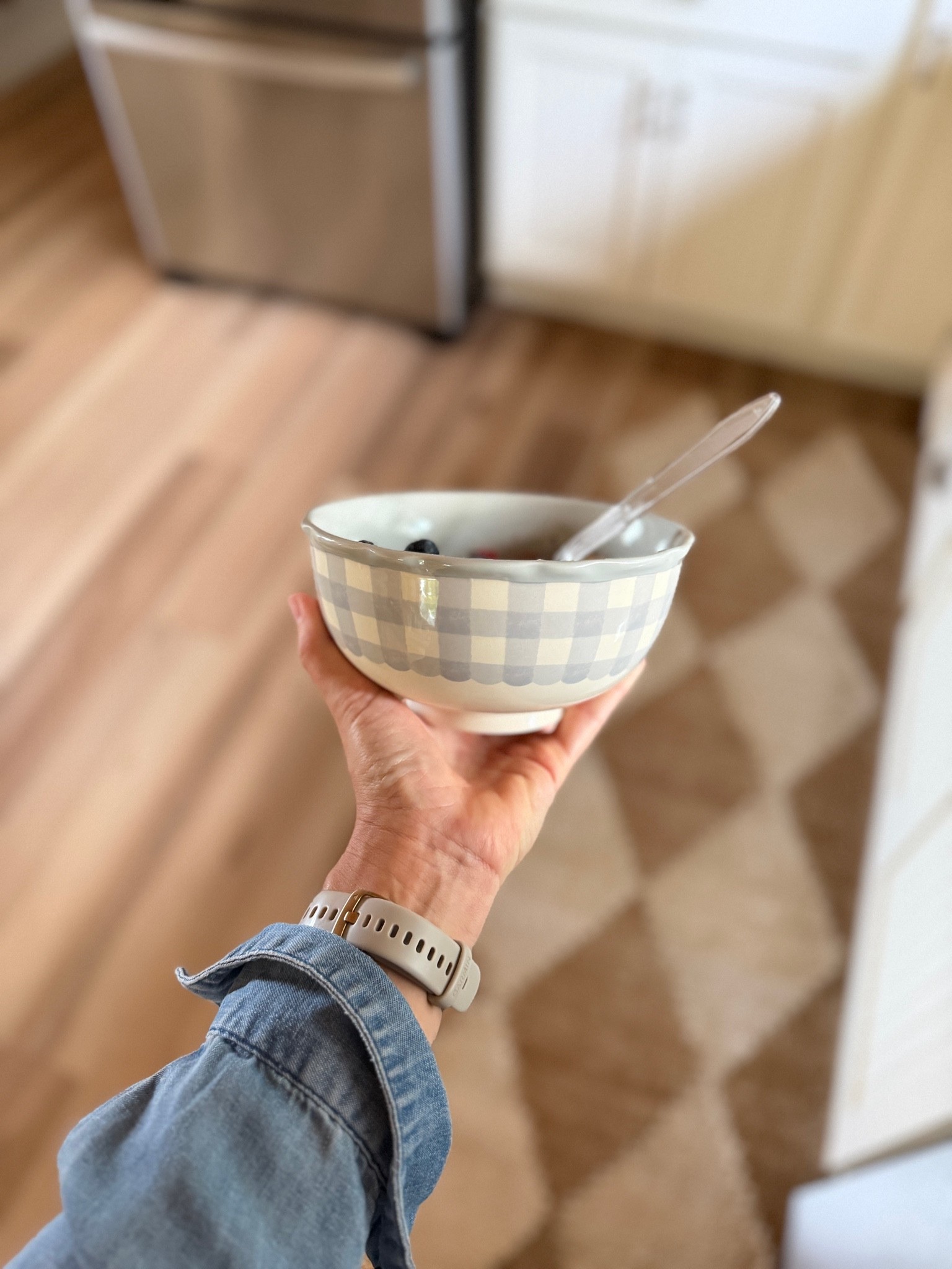 Cute gingham dinnerware from Walmart! The plates are scallop and so cute!

#LTKHome