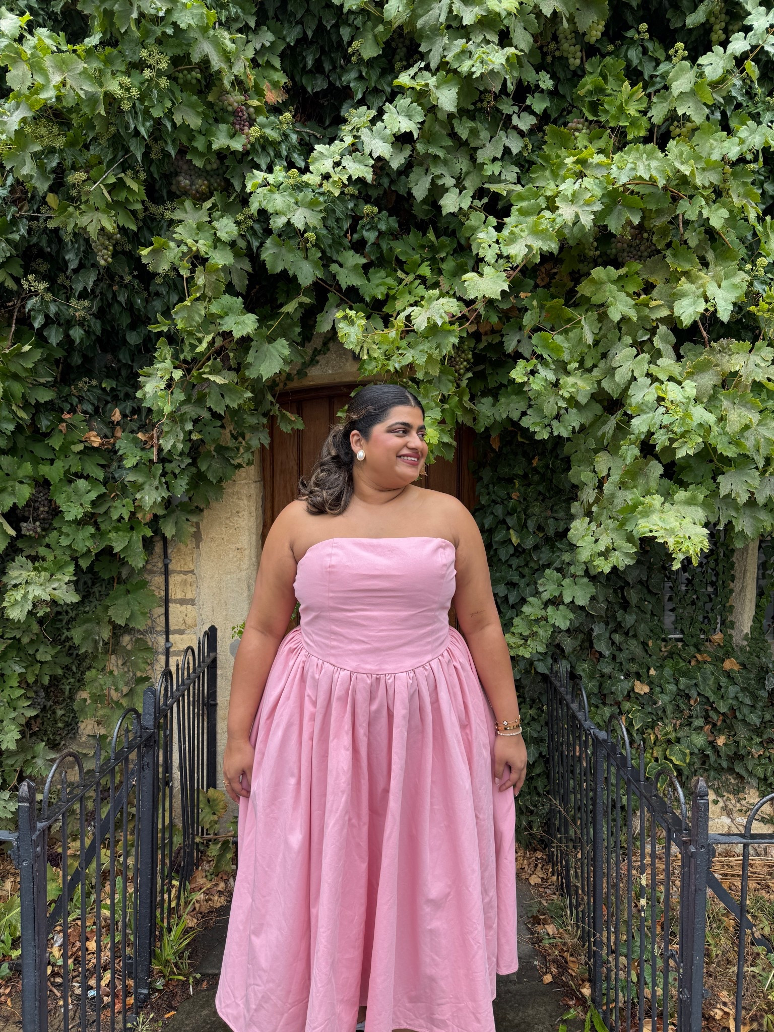 Maxi dress in the prettiest pink color and for such good price 💕