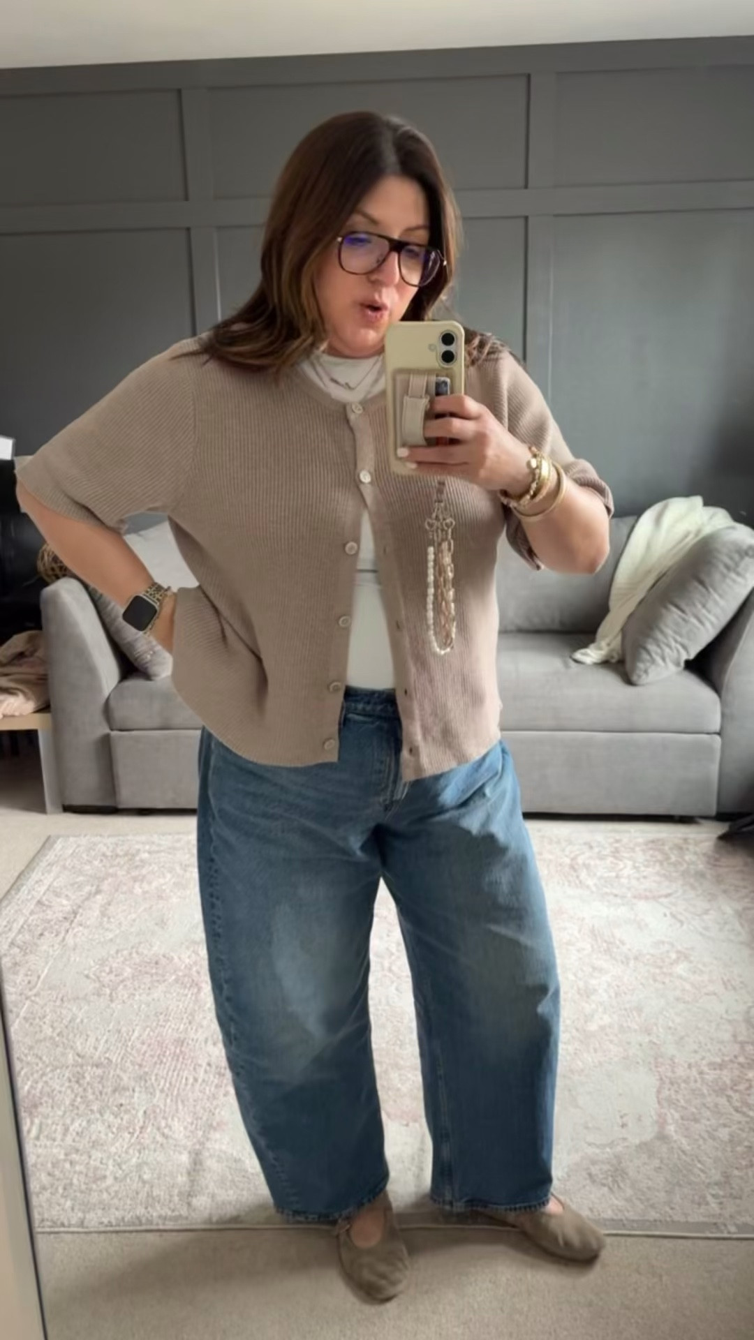 Today’s look:
Amazon cardi - XL
A&F tee - L
A&F barrel jeans -33
Steve Madden flats 

#LTKMidsize #LTKootd #LTKOver40