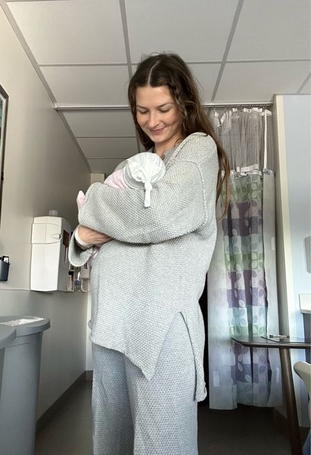 what I wore going home from the hospital
wearing an xs in set, so comfy & bump friendly (also wore all throughout pregnancy) 

Going home outfit
Postpartum 

#LTKbaby #LTKfamily