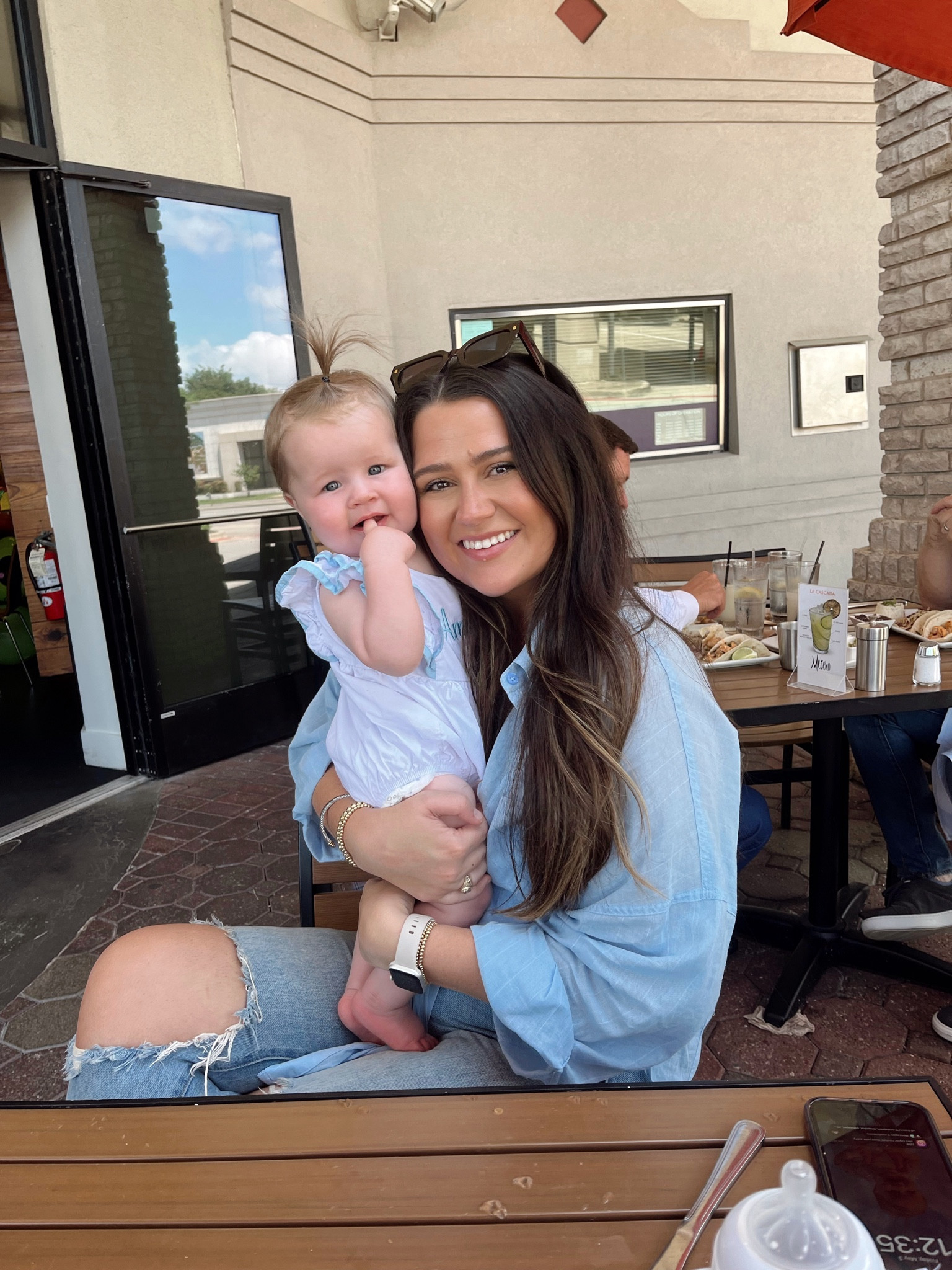 Mom uniform- button down with a comfy pair of denim👏 



#LTKfindsunder100 #LTKbaby #LTKworkwear