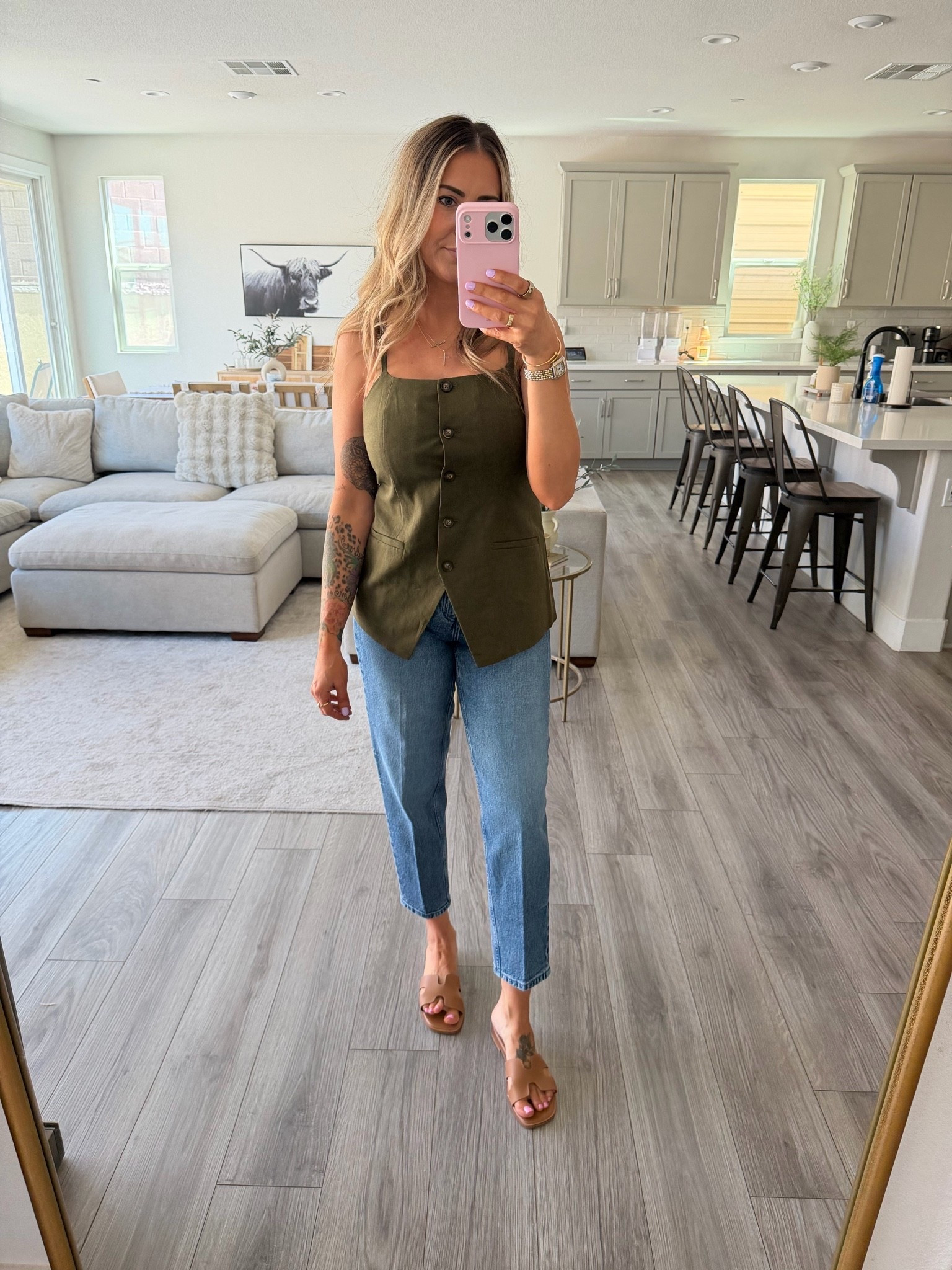 I’m wearing a size small in the top and size 6 in the denim.

#LTKgrwm #LTKootd #LTKmomlife