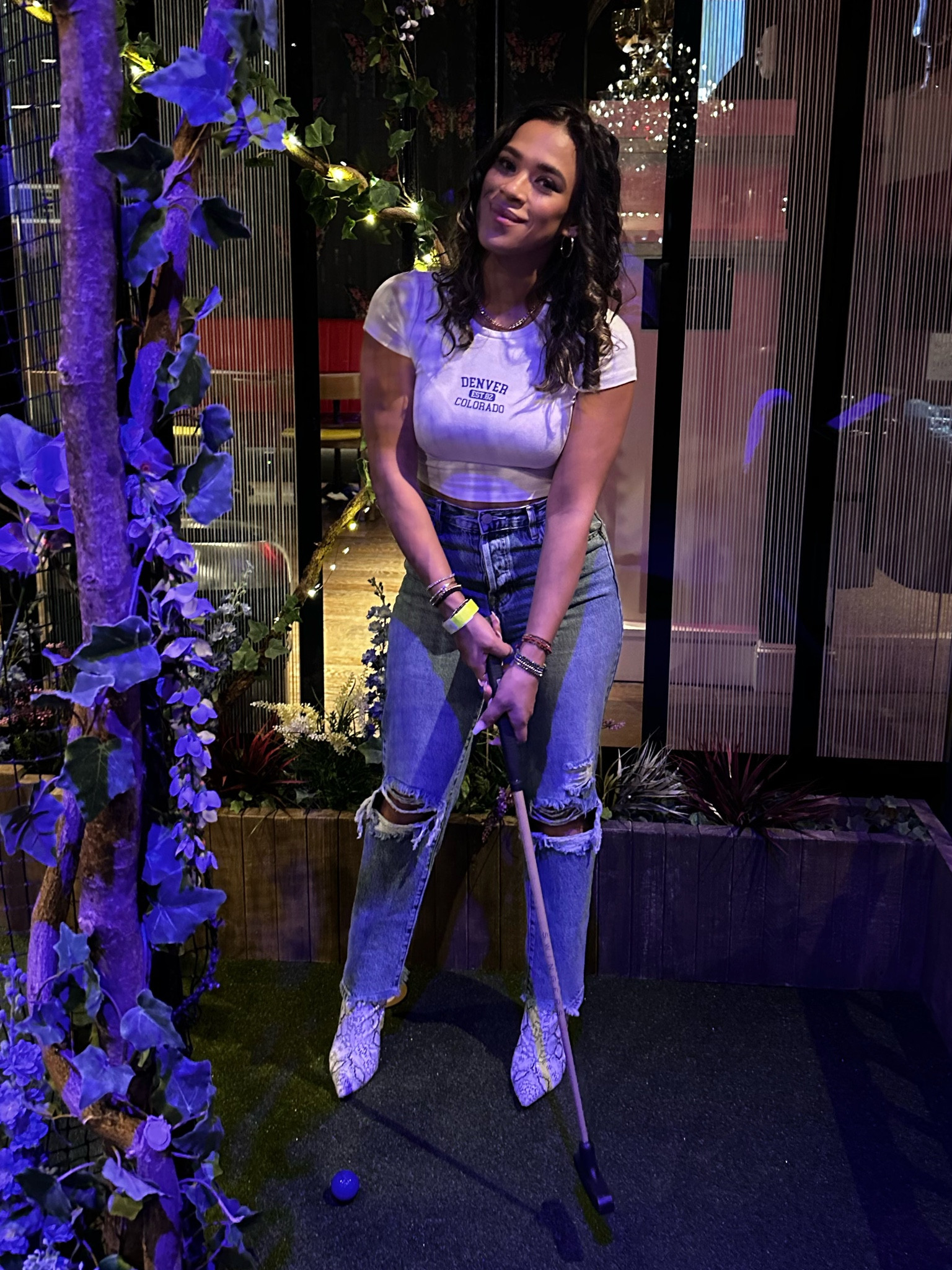 You can never go wrong with a classic t-shirt & jeans 🐍 

#LTKunder100 #LTKshoecrush #LTKFind