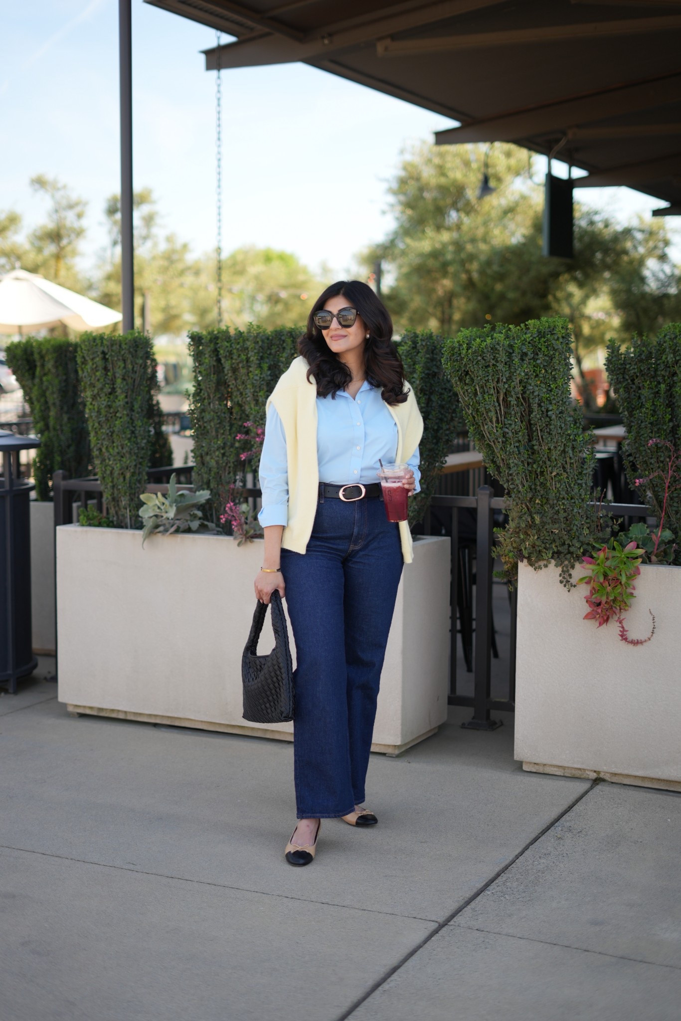 Working from a café today and keeping it simple, polished, and comfortable ☕️✨ This spring-to-summer business casual look is one I’ll repeat—dark denim, a classic blue button-up, and a lightweight yellow sweater for that soft, minimal “old money” feel. It’s easy, elevated, and perfect for days when you want to look put-together without overthinking it. Proof that workwear doesn’t have to be complicated to look chic.

Jeans are a closet staple for elevated looks. Love how they are high waisted. 

business casual outfit women, work from cafe outfit, spring summer work outfit, old money aesthetic outfit, dark jeans work outfit, button up shirt outfit women, casual office style

#BusinessCasualStyle
#WorkFromCafe
#OldMoneyAesthetic
#EffortlessChic
#WorkingWomenStyle @abercrombie 

#LTKMidsize #LTKootd #LTKWorkwear