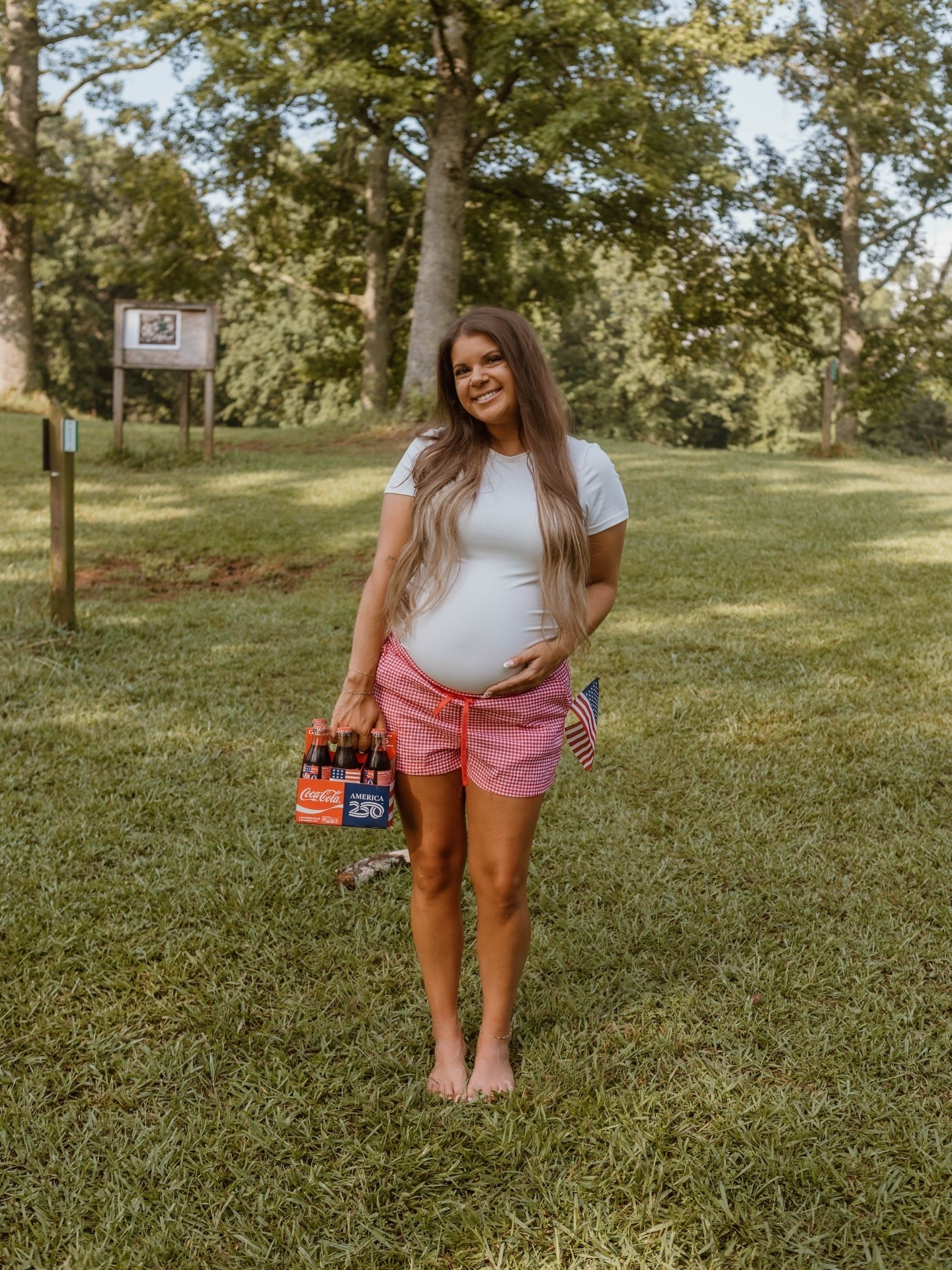 red white & almost due 💙🇺🇸 

#usa #pregnant #4thofjuly #4th #america