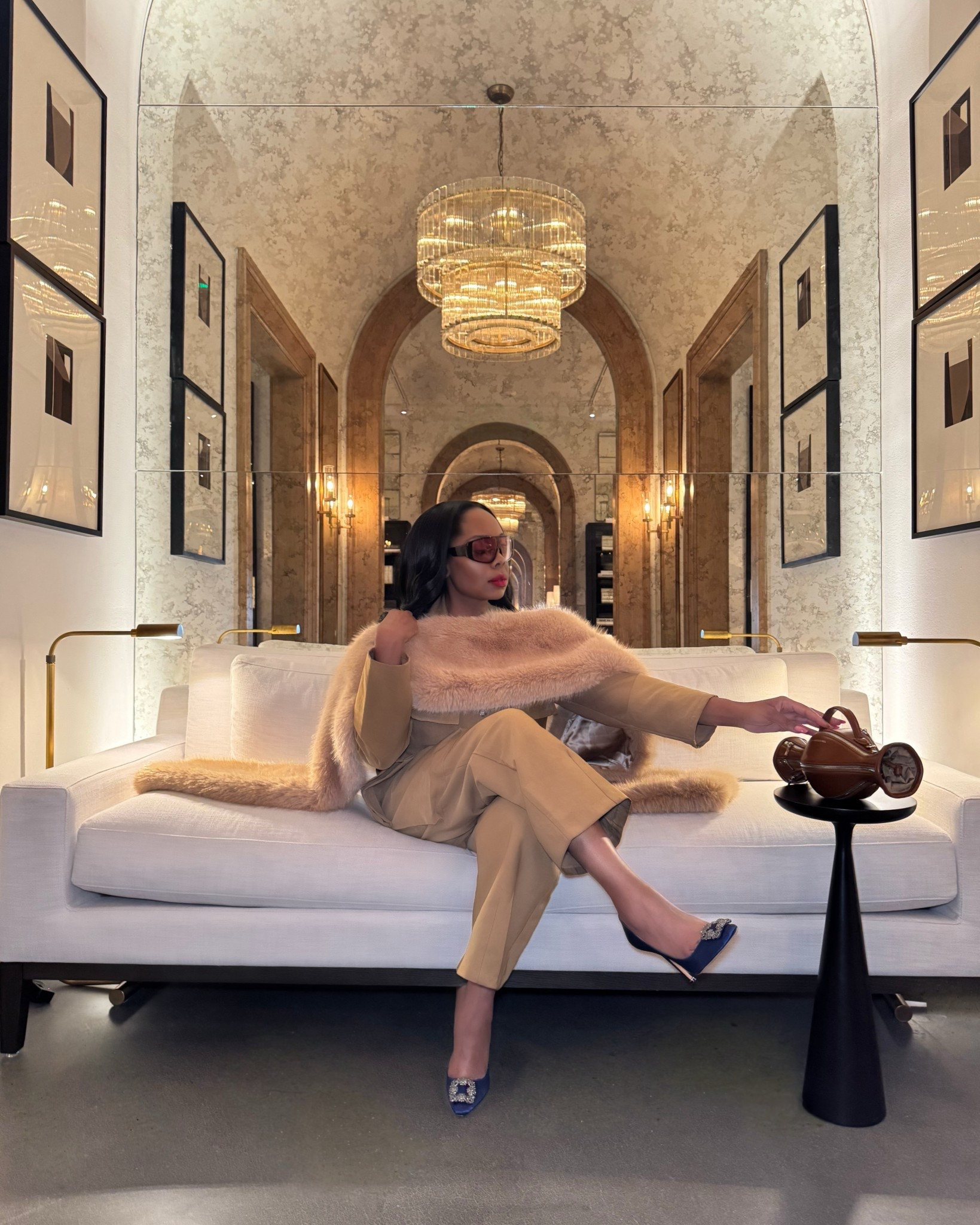 Details:
Scarf:@helsastudio
Linda Jumpsuit: @thefrankieshop
Eyewear: @cosstores
Heels: @manoloblahnik
Small Vaso Bag: @adsb_anderssonbell_store 