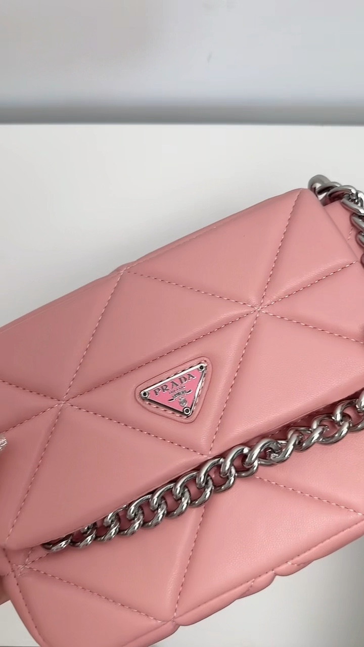 PRADA BAG LOVEE THISS!!

#LTKitbag #LTKunder50 #LTKFind
