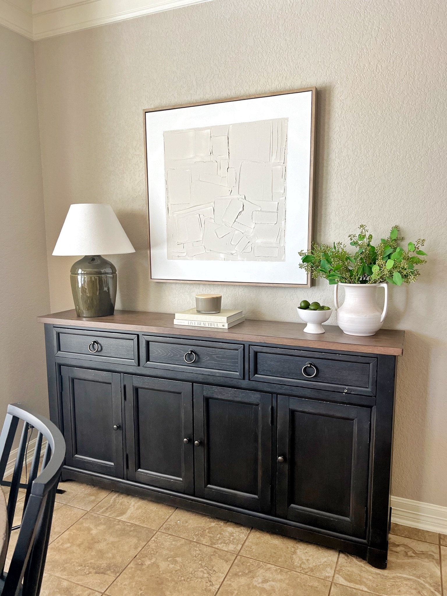 Another dining room in the books - full review coming soon! #diningroom #diningroomrefresh #homedecor #interiors #interiordesign #kitchen #kitchendecor

#LTKhome