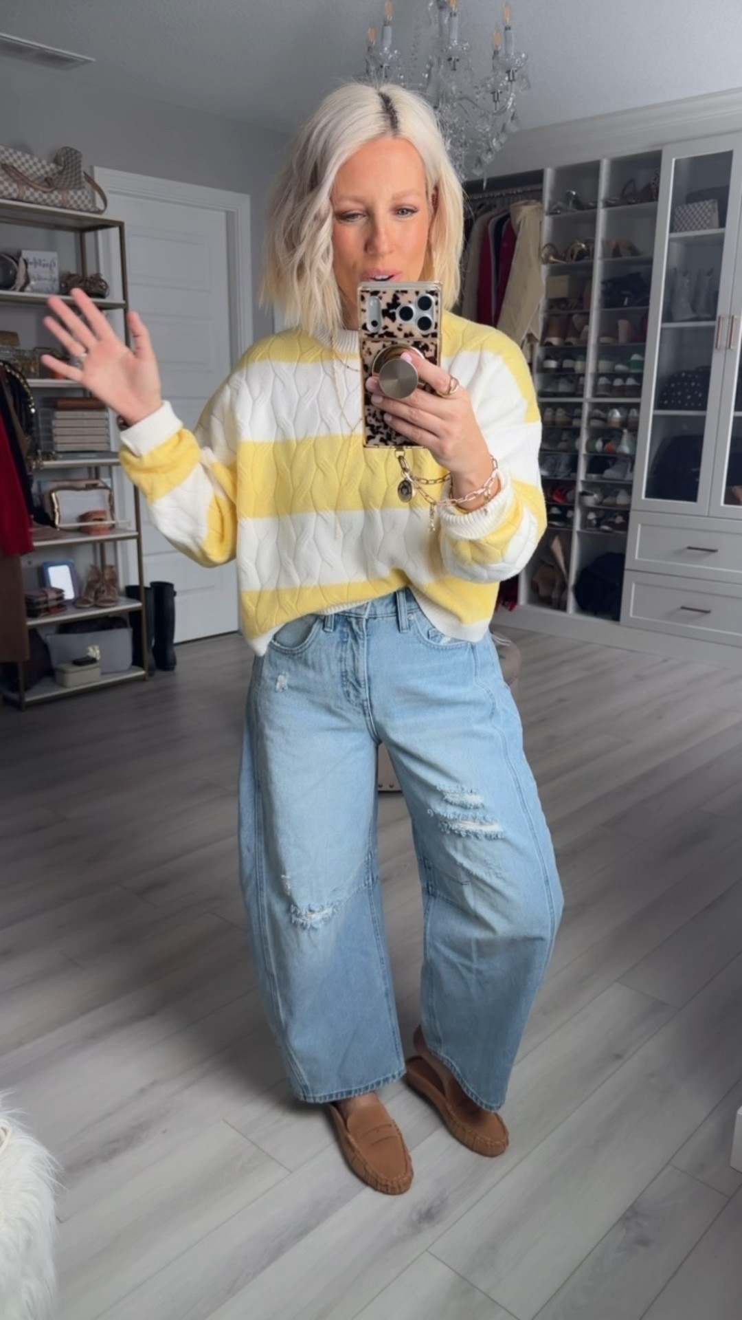 These sweaters are sooo soft and I’m a big fan of these new jeans too!!!
⬇️⬇️⬇️
Sweater medium
Jeans sized up to a 6
Shoes TTS

#LTKSeasonal #LTKOver40 #LTKmomlife